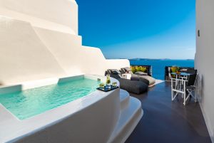 santorini-nostos-apartments-hot-tub-view (1)